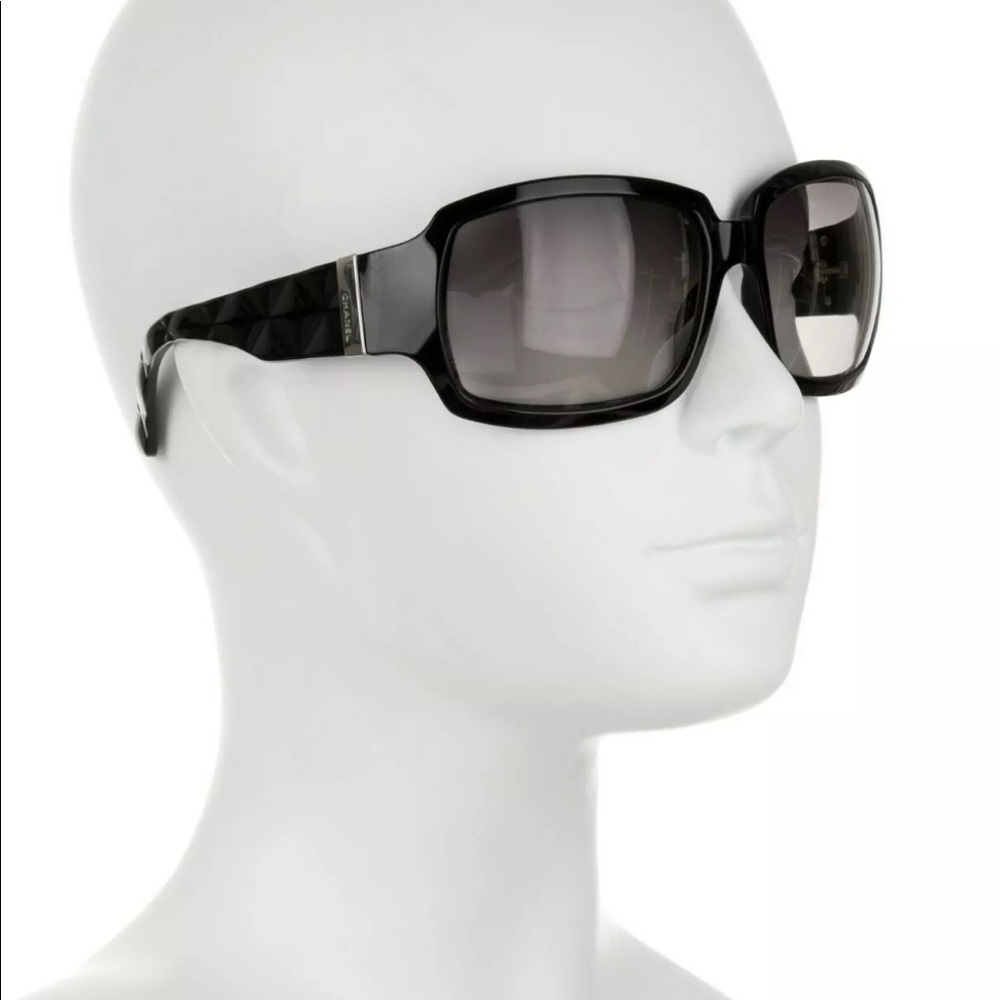 Authentic Like new chanel women’s sunglasses